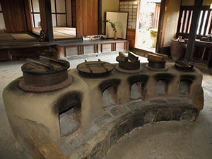 fabriquer un kamado en terre battue