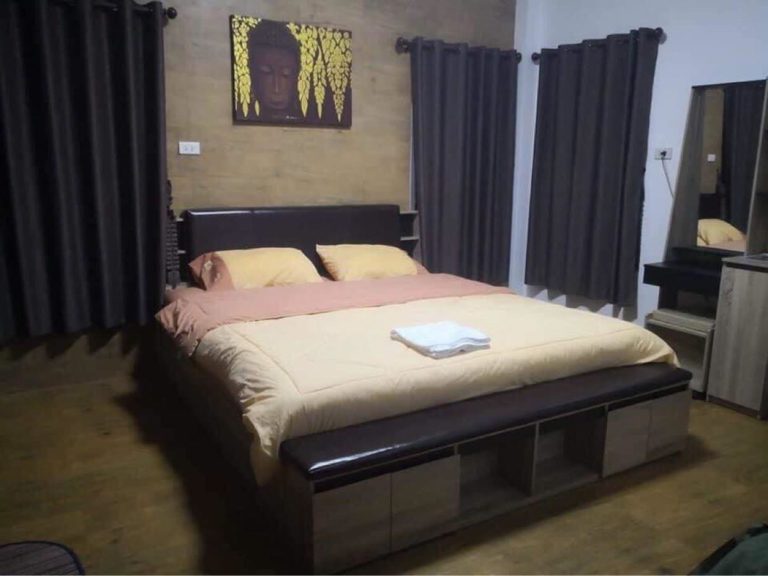 Modern bungalow double bed