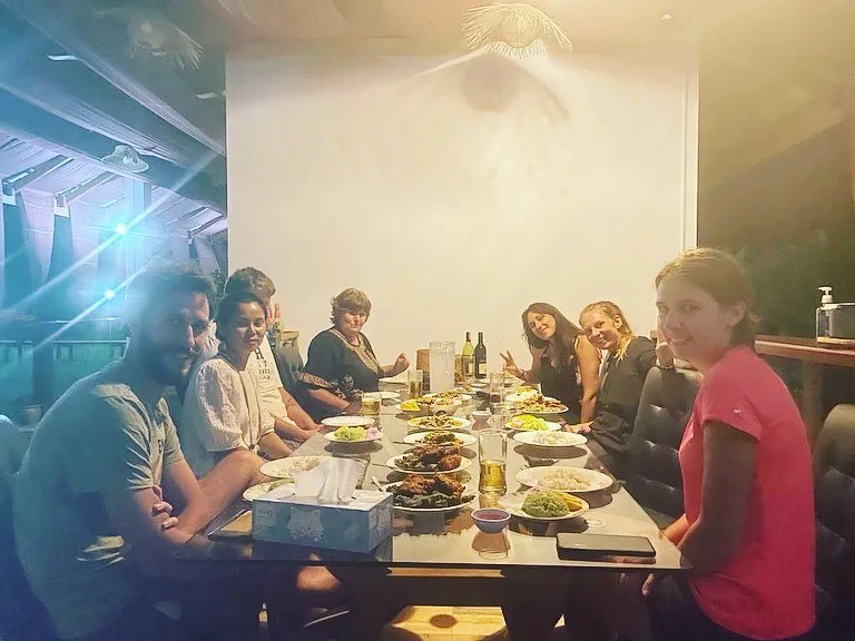 Les repas à la ferme de Suwan et Manu