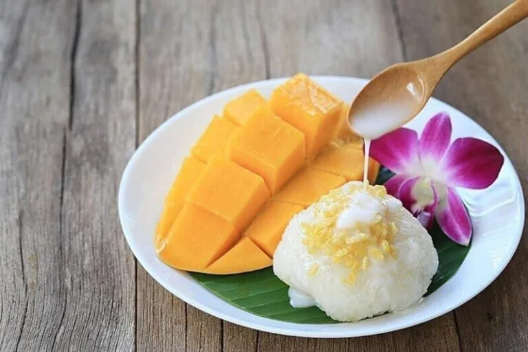 Dessert vedette en Thaïlande : mangue et riz gluant