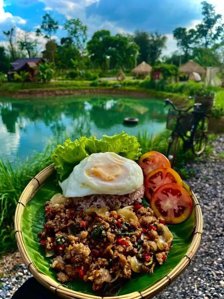 Un repas du soir chez Suwan Organic Farmstay