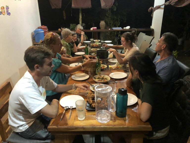 Un bon repas convivial pour se régaler et reprendre des forces