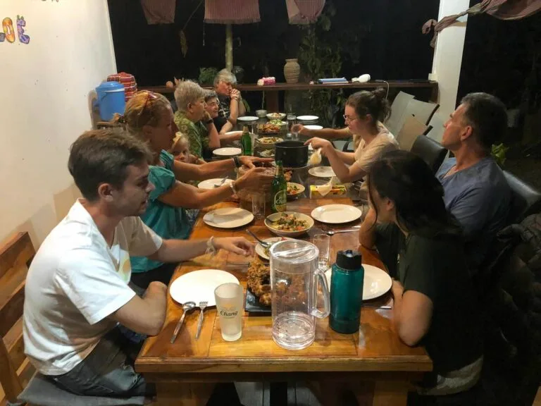 Un bon repas convivial pour se régaler et reprendre des forces