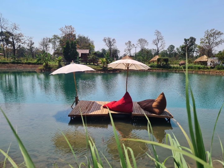 Détente sur le lac de la Suwan Organic Farmstay