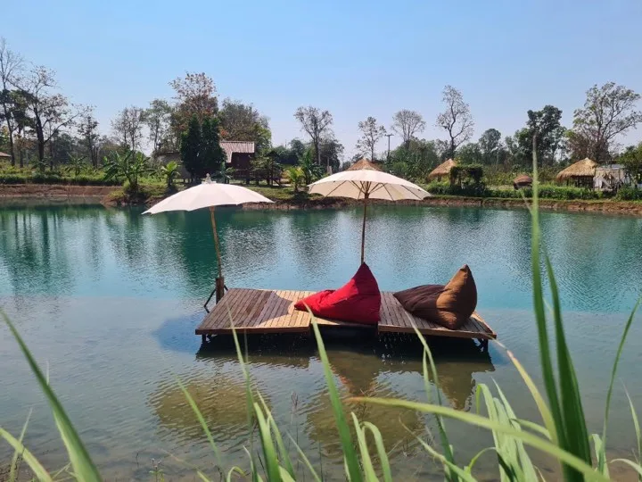 Détente sur le lac de la Suwan Organic Farmstay