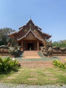 Wat Pa Chaiwan (วัดป่าไชยวาน) est un temple bouddhiste de tradition forestière situé dans la province d’Udon Thani