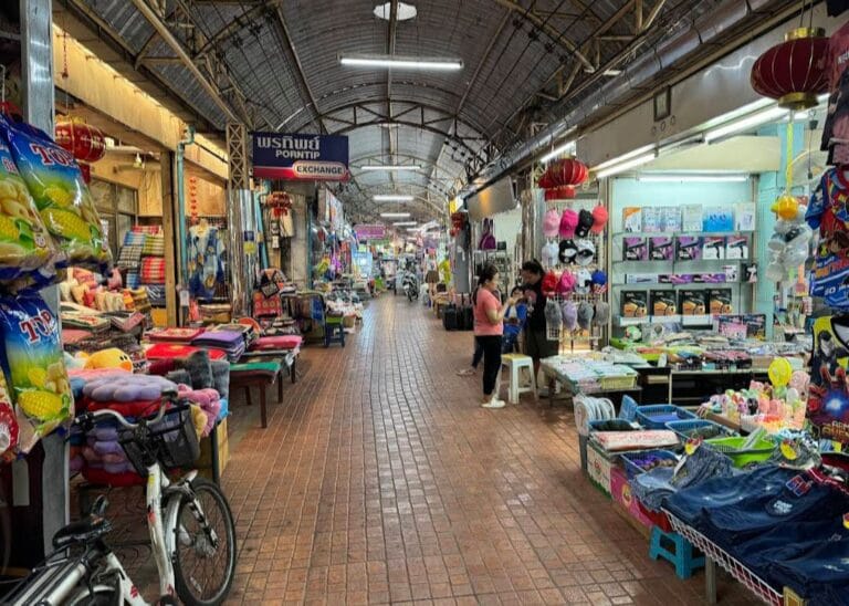 Tha Sadet Market, marché couvert de Nong Khai