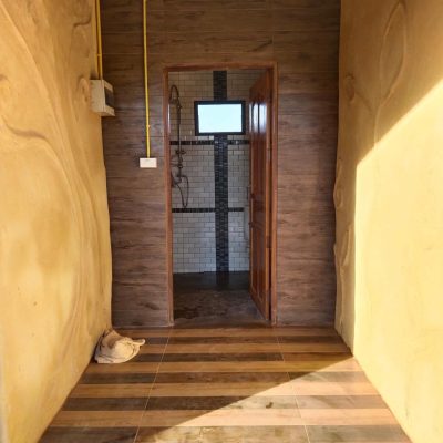 315528732_1803671926641259_1446777174275707085_n Salle de bain des chambres en construction naturelle